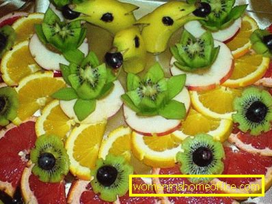 Rezanje sadja na praznični mizi
